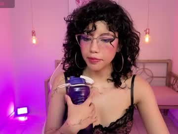 zoe_kisses