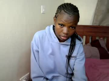 queen_zuri01